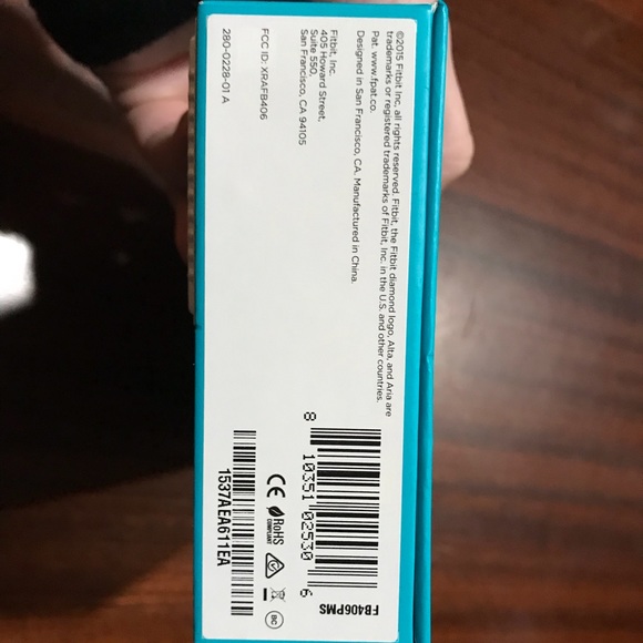 NWT FitBit Alta in Plum - Picture 2 of 7